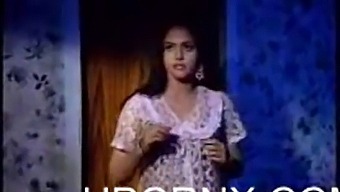 Hot And Sexy Indian Actress In A Steamy Xxx Scene
