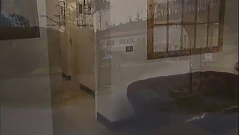 Молодая Офисная Работница Занимается Сексом Со Своим Начальником - Привлекательная Женщина Занимается Сексом С Работодателем.