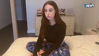 Pov A 60fps De Uma Estudante Universitária Gostosa Tendo O Melhor Sexo De Todos Com Sua Madrasta.
